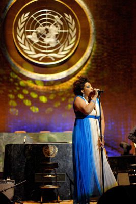 Macy Gray performs at the MDG Awards